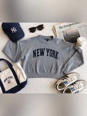Charlotte Russe New York Graphic Sweater Gray Cropped Crewneck Women’s XL